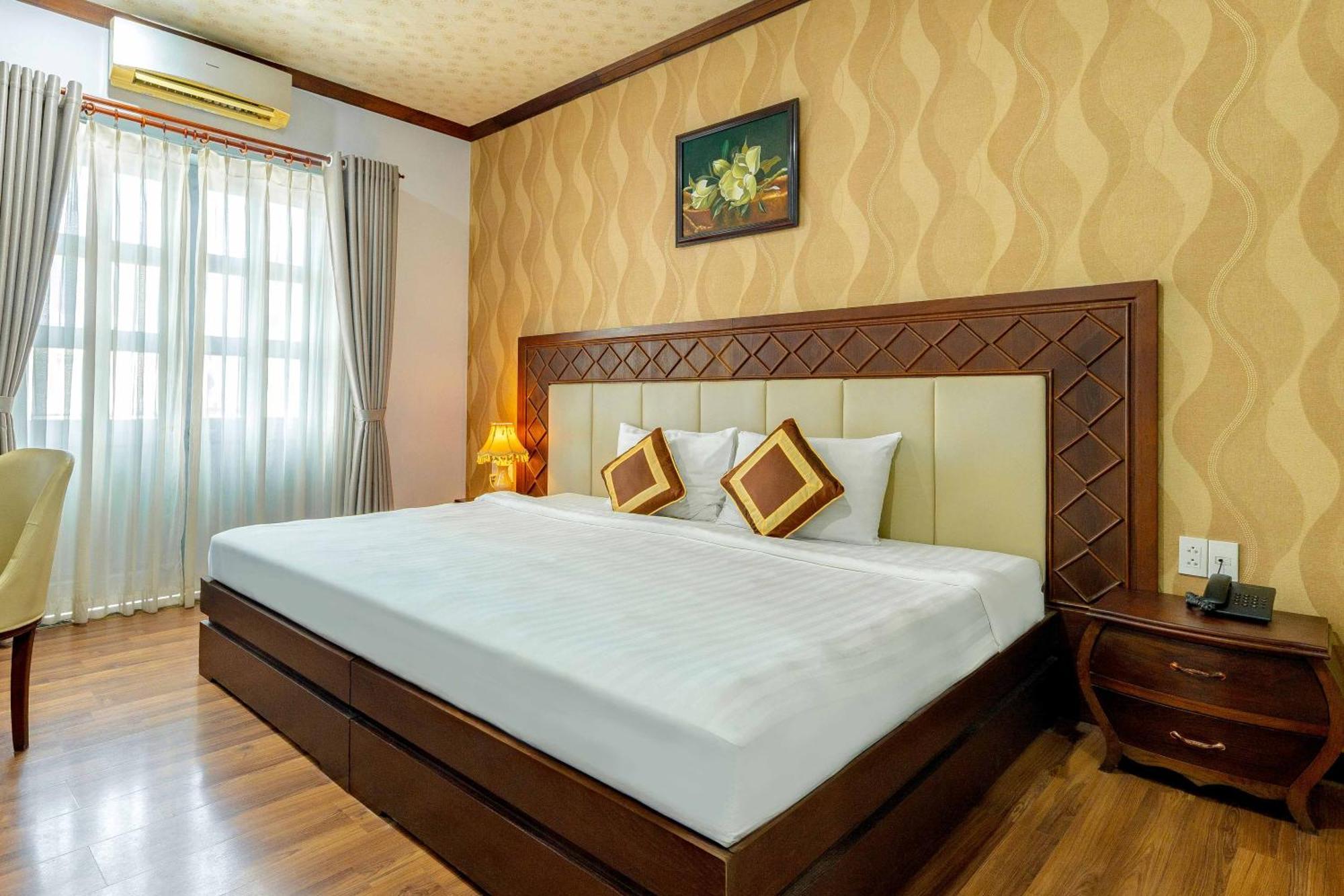 Rembrandt Khách sạn 3*